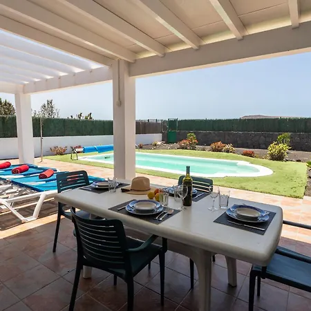Susaeta Villa *
